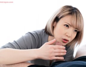 Aida Miku on her knees giving handjob and cum in her hand