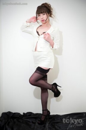 Katou Tsubaki strips jacket in bra and stockings face fucked wearing bondage chain